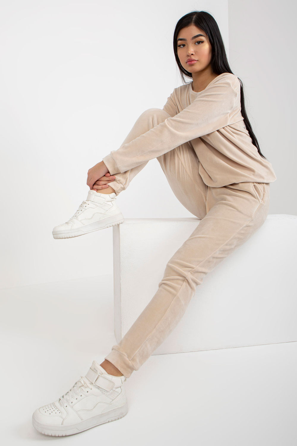 بلوزة نسائية فيسكوز مريح وإيلاستين لمرونة مريحة وقماش مخملي ناعم من Paris – موديل 175104