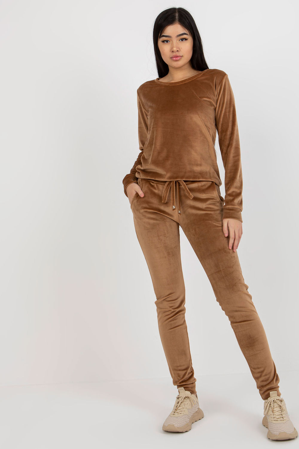 بلوزة نسائية فيسكوز مريح وإيلاستين لمرونة مريحة وقماش مخملي ناعم من Paris – موديل 175112