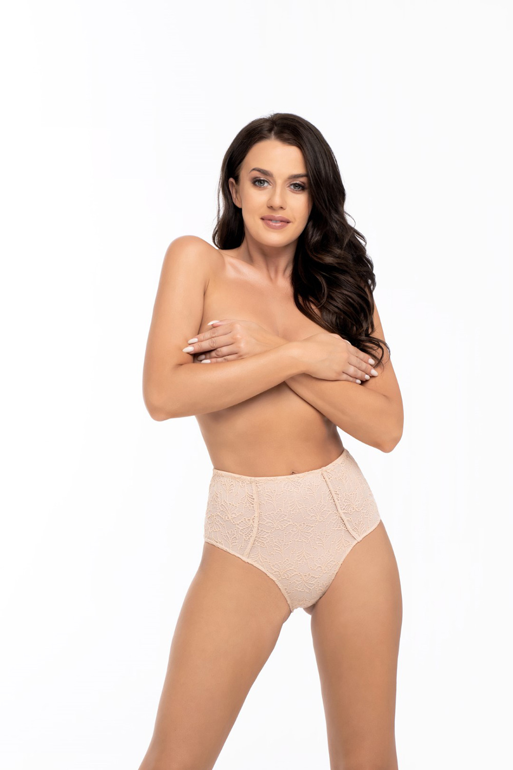 سروال داخلي نسائي بولياميد وإيلاستين لمرونة مريحة ودانتيل أنيق وتفاصيل شبكية شفافة ناعمة من Babell – موديل 189011