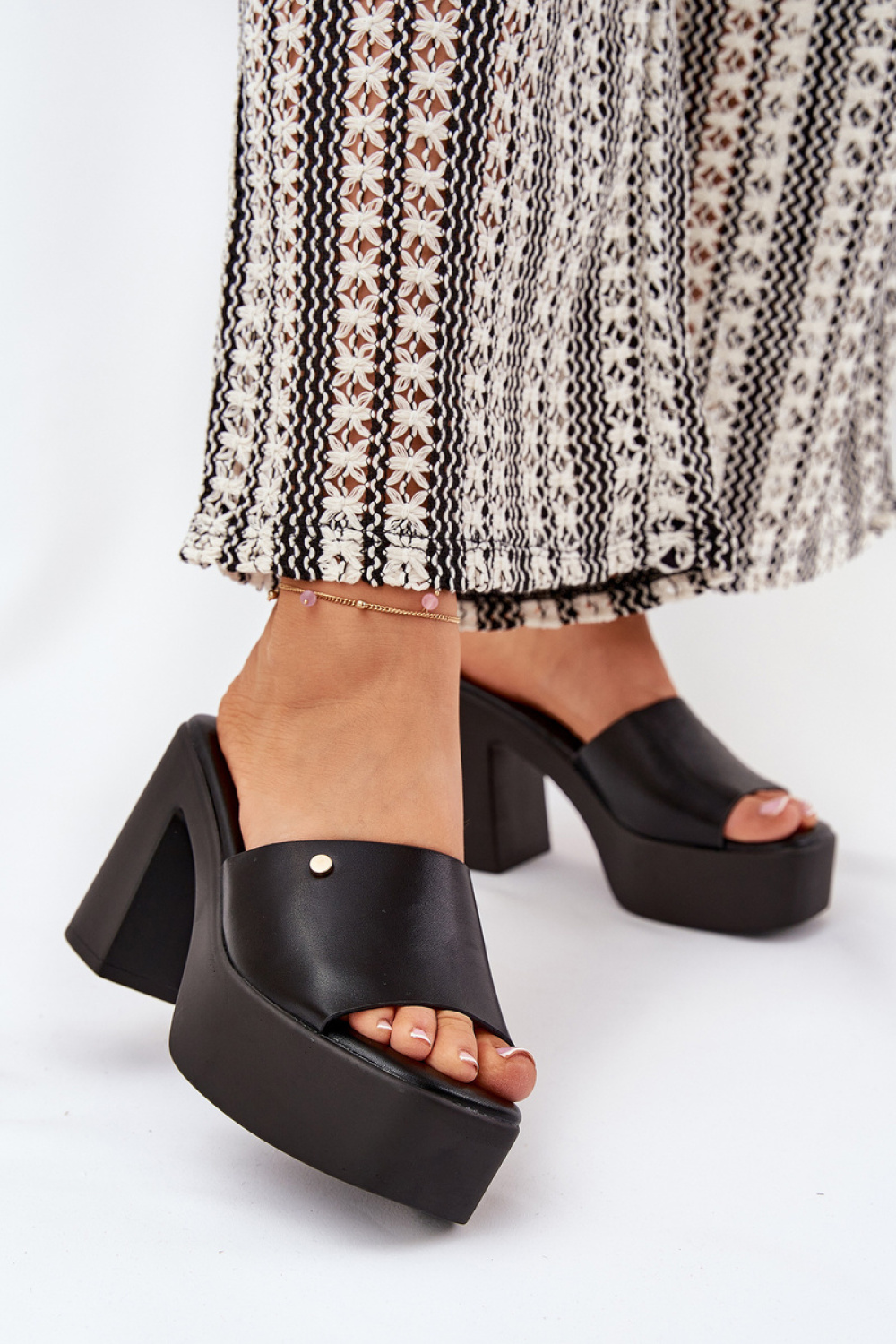 Flip-flops model 209945 Step in style