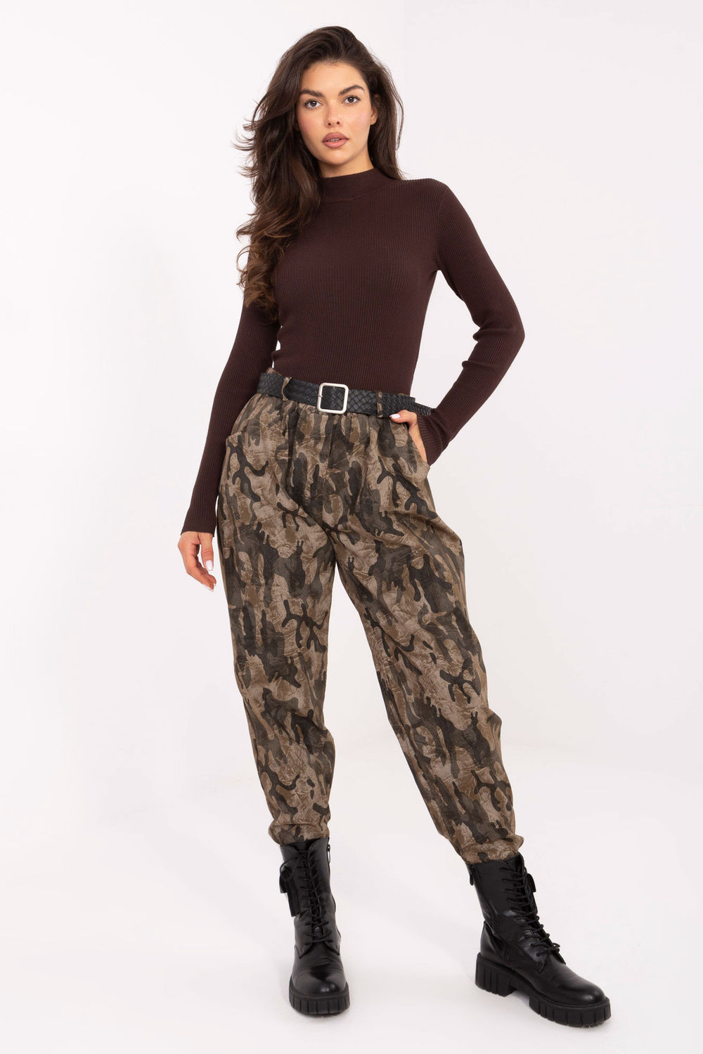 Women trousers model 218436 Italy Moda
