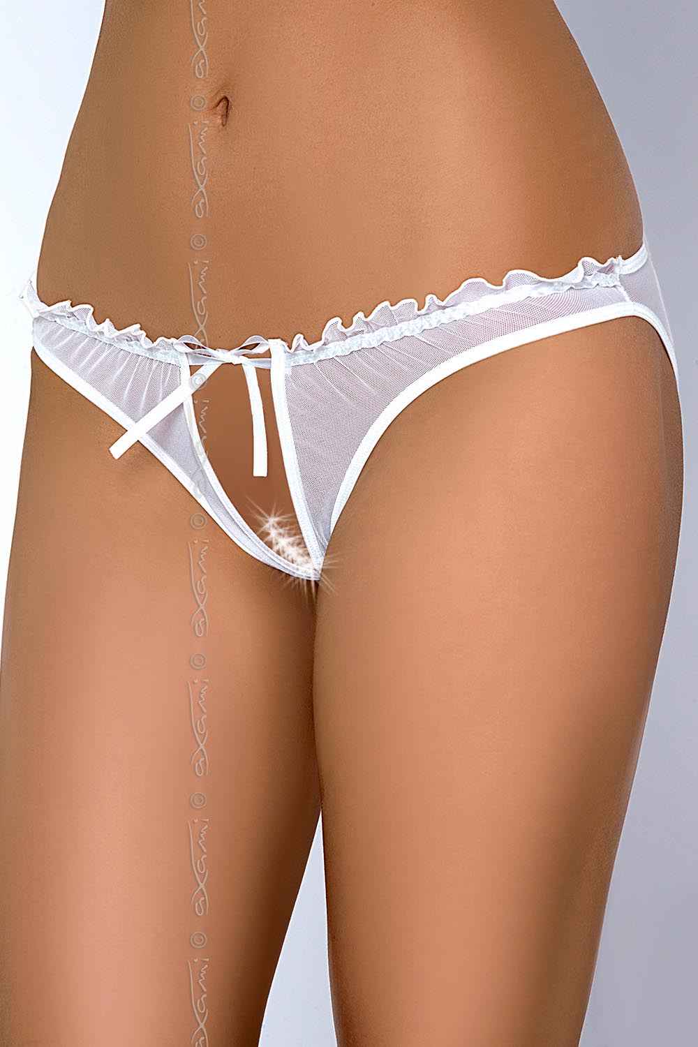 سروال داخلي نسائي بولياميد وإيلاستين لمرونة مريحة وساتان ناعم وتفاصيل شبكية شفافة ناعمة من Axami – موديل 51601